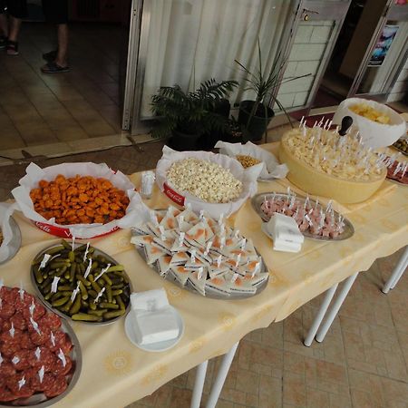 Hotel Euromar Rimini Bagian luar foto