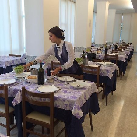 Hotel Euromar Rimini Bagian luar foto