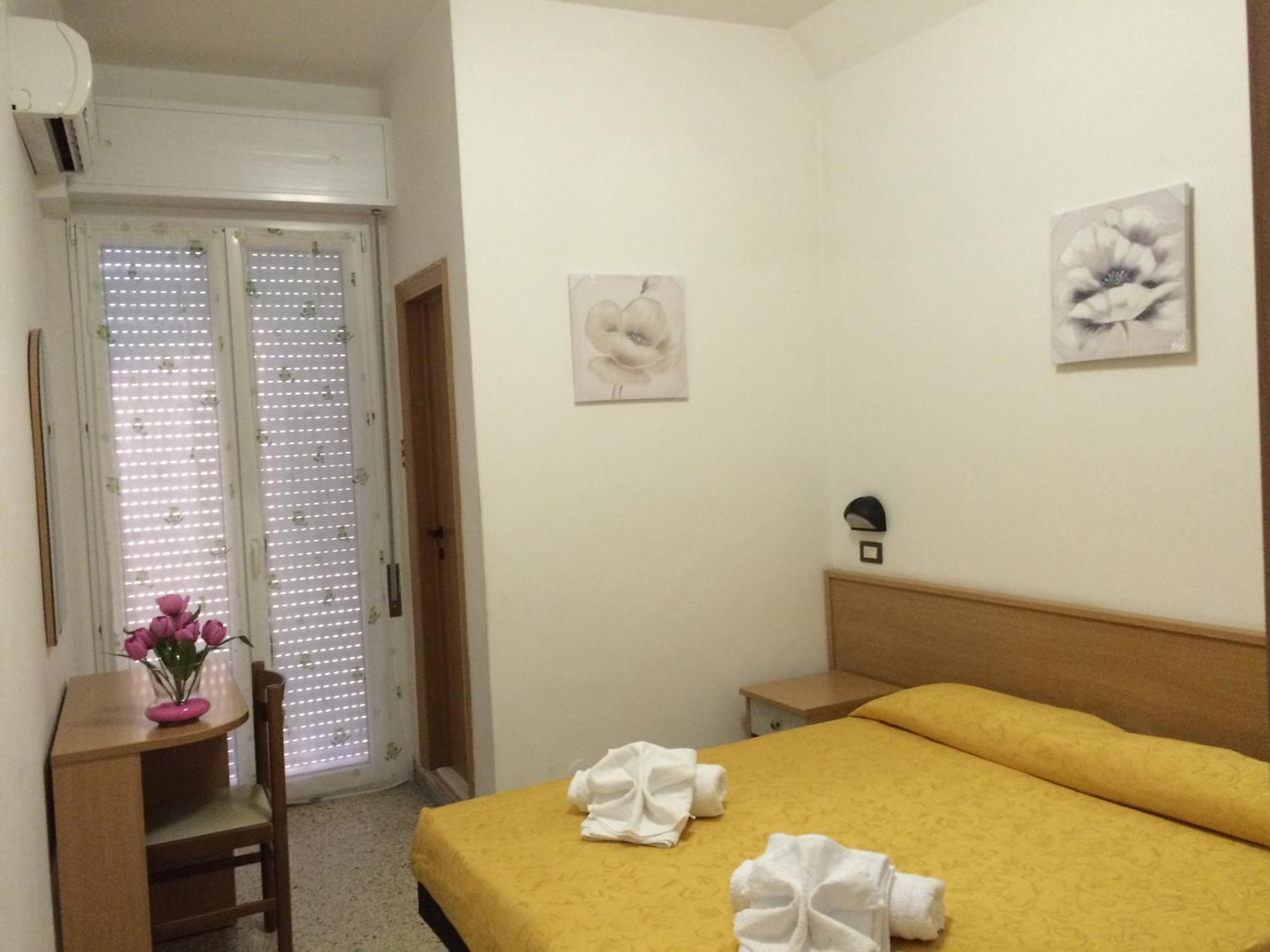 Hotel Euromar Rimini Bagian luar foto