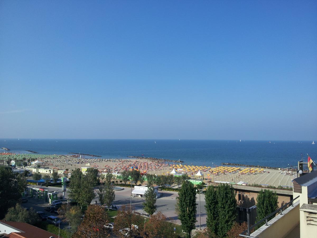 Hotel Euromar Rimini Bagian luar foto