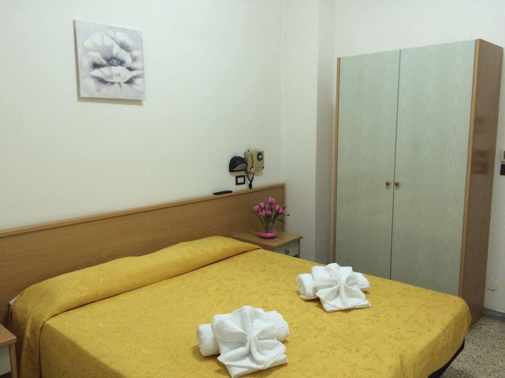 Hotel Euromar Rimini Bagian luar foto
