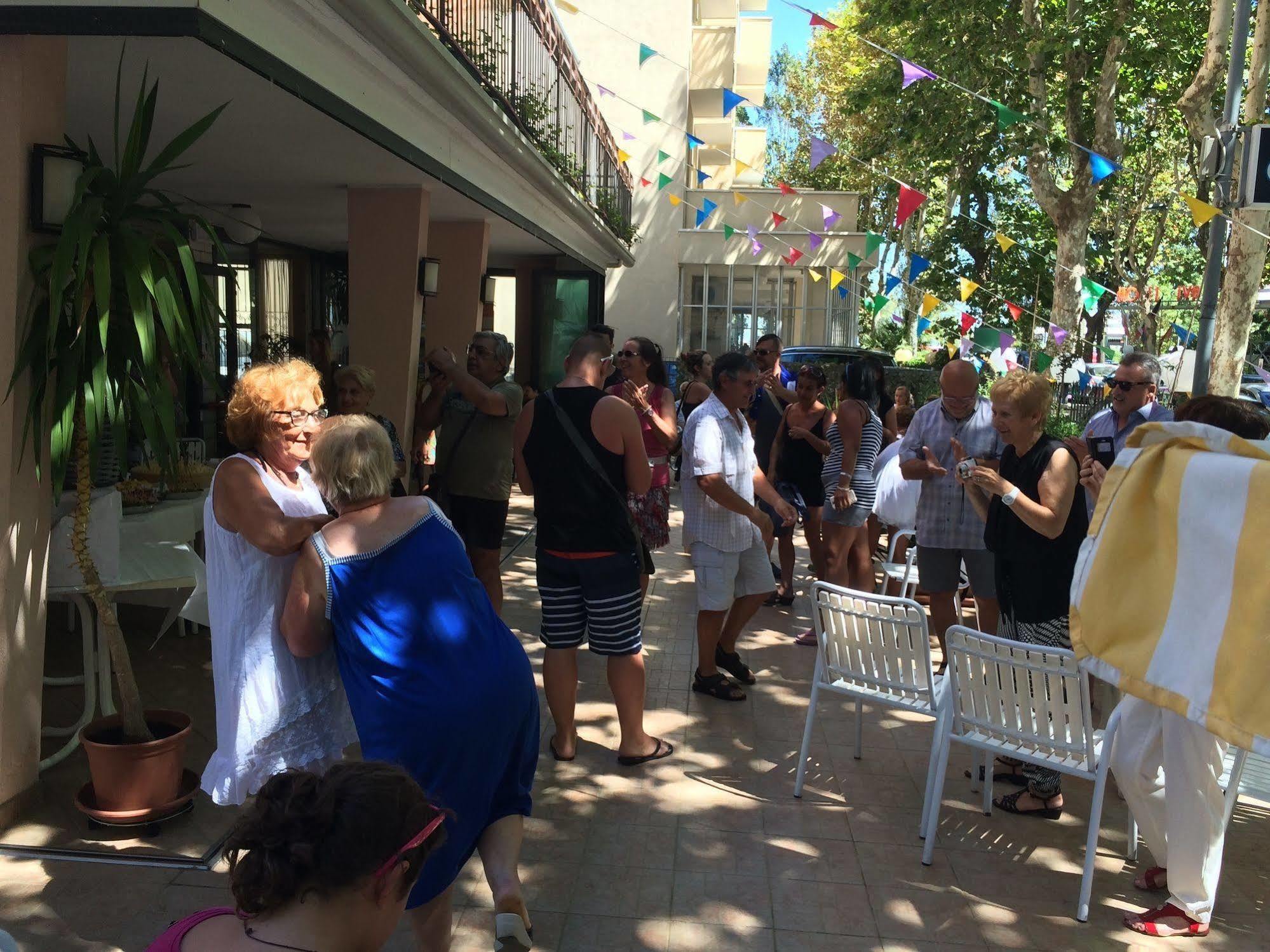 Hotel Euromar Rimini Bagian luar foto