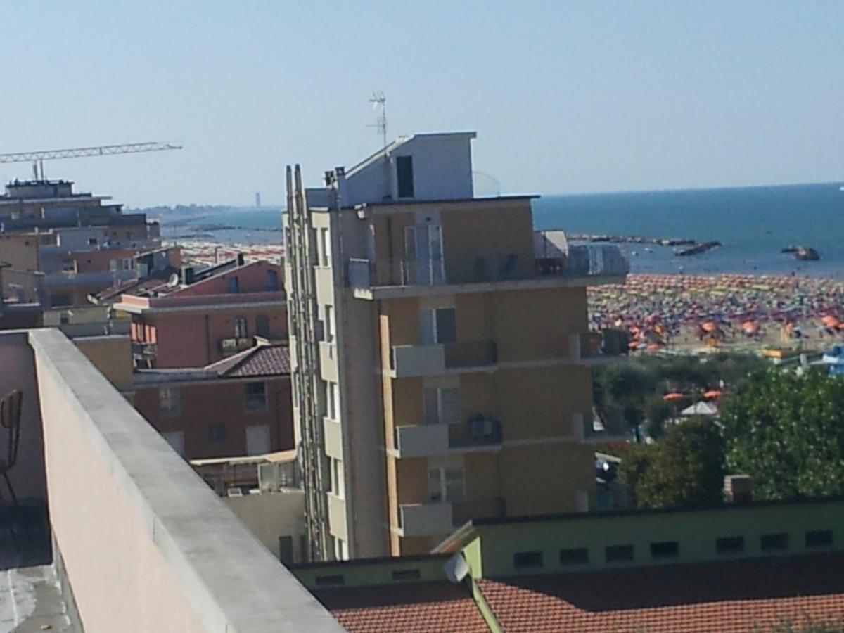 Hotel Euromar Rimini Bagian luar foto